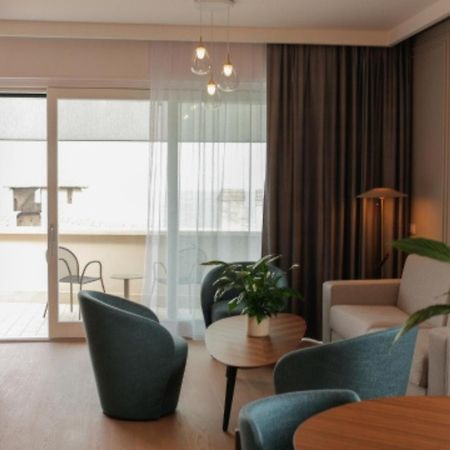 Grand Hotel Terme Sirmione Exterior photo A living room in a modern apartment