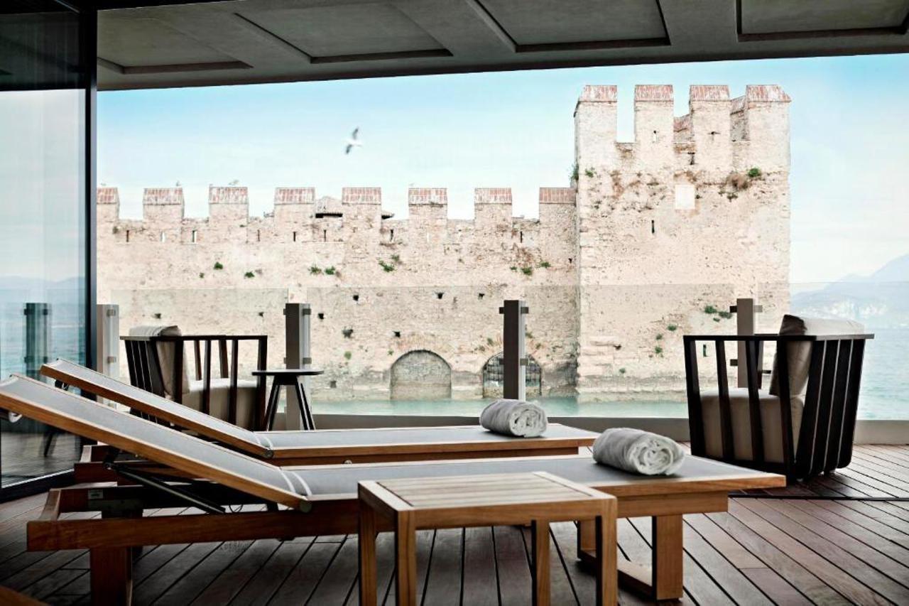 Grand Hotel Terme Sirmione Exterior photo The hotel's rooftop pool