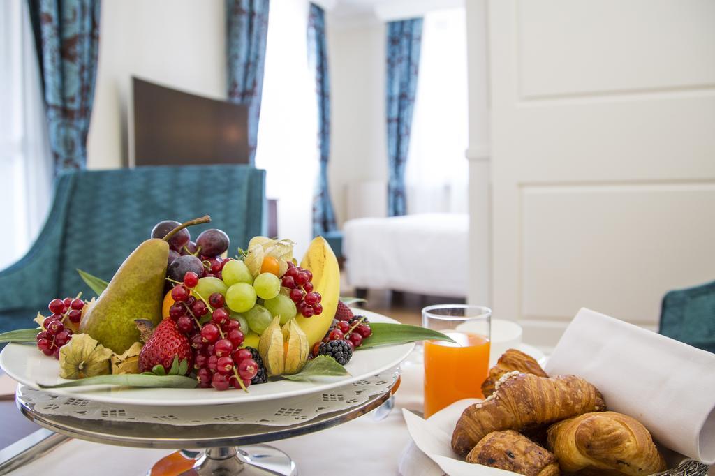 Grand Hotel Terme Sirmione Exterior photo Room service