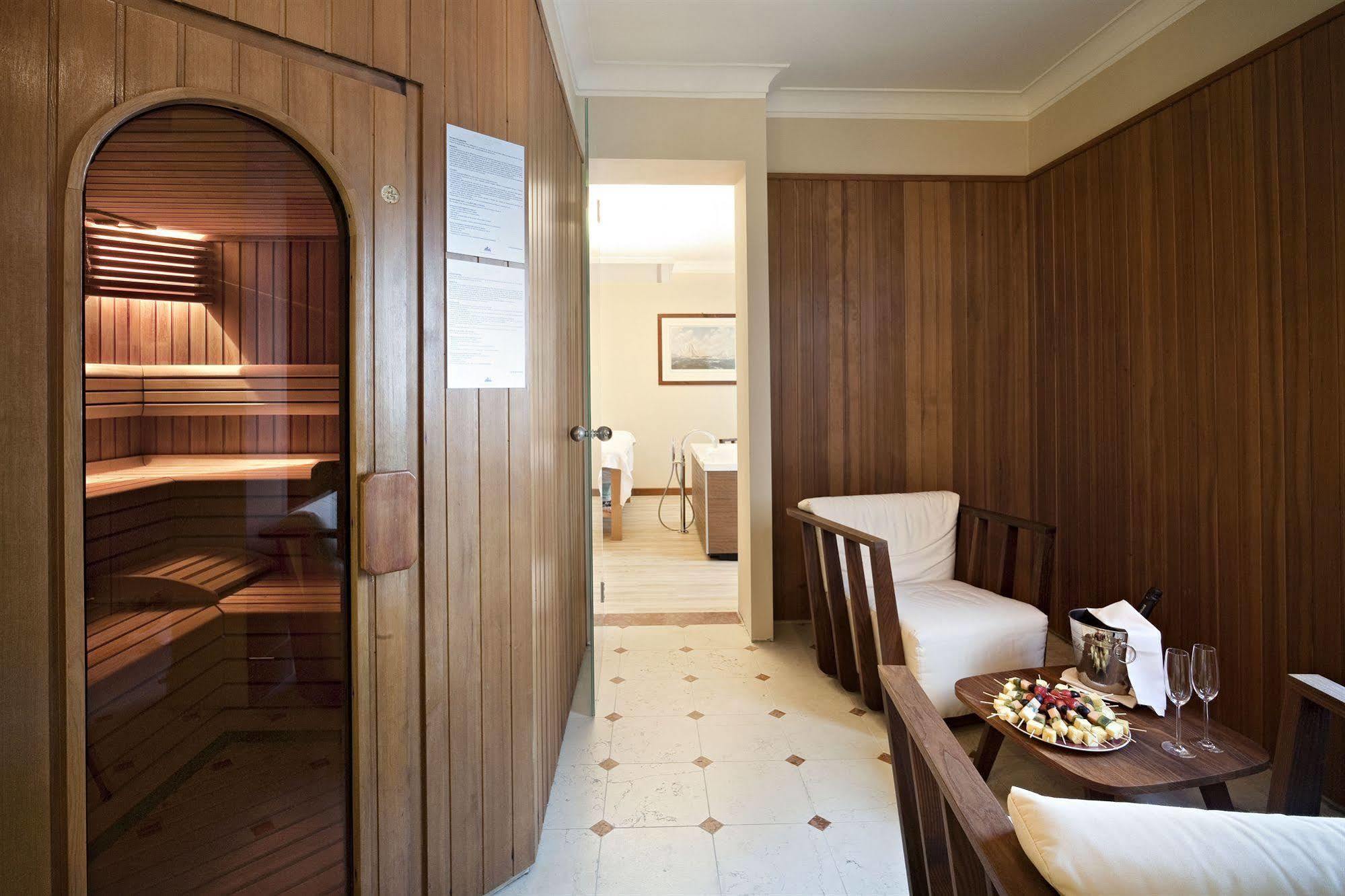 Grand Hotel Terme Sirmione Exterior photo A spa suite at the InterContinental London Park Lane