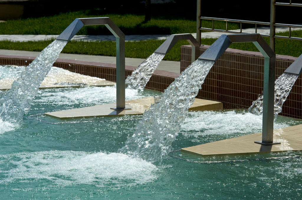 Grand Hotel Terme Sirmione Exterior photo Fountains at the spa